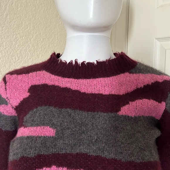 Aqua Cashmere distressed long sleeve camo print gray pink wine color size xsmall - Picture 2 of 8